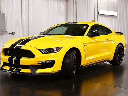 Used 2016 Ford Mustang Shelby GT350 w/ Track Package image 3