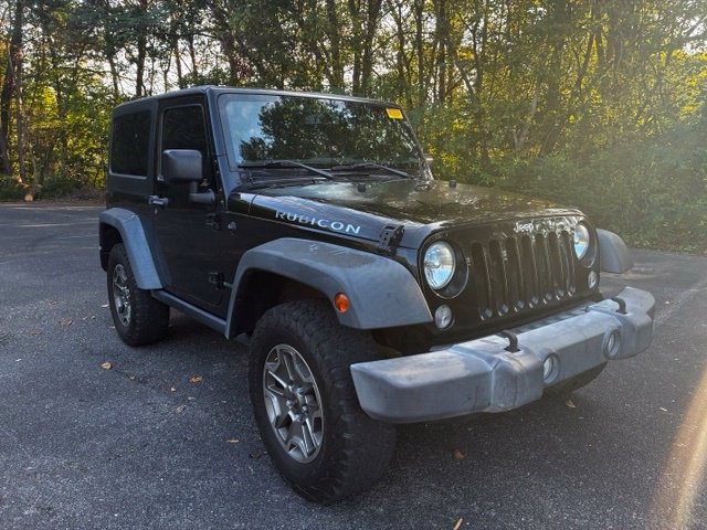 Used 2015 Jeep Wrangler Rubicon w/ Power Convenience Group AWD/4WD image 3