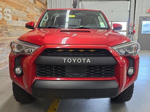 Used 2020 Toyota 4Runner TRD Off-Road AWD/4WD image 3