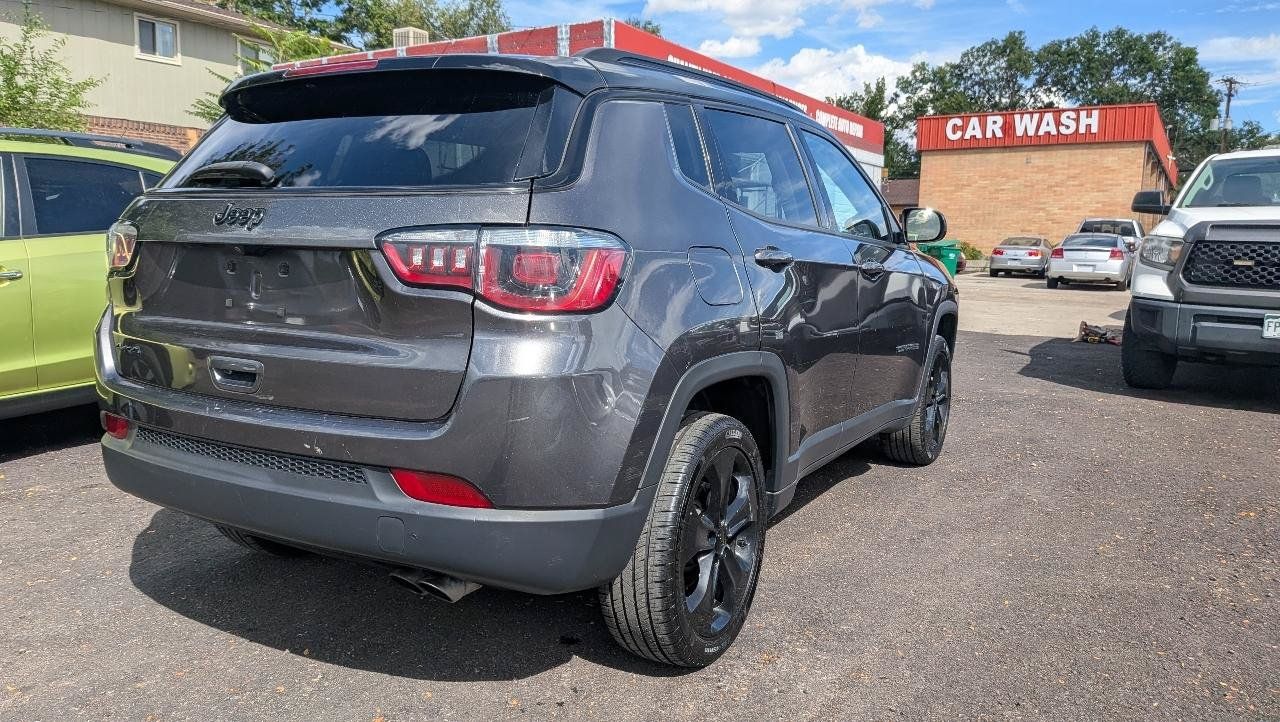 Used 2018 Jeep Compass Latitude AWD/4WD image 5