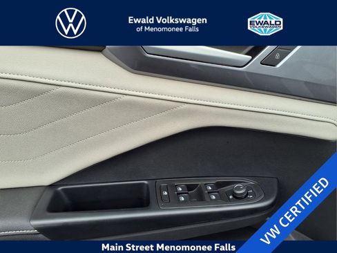 Certified 2025 Volkswagen Taos SEL w/ Black Wheel Plus Package AWD/4WD image 25