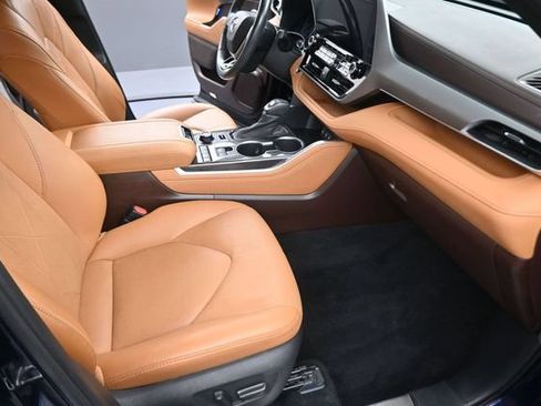 Certified 2020 Toyota Highlander Platinum AWD/4WD image 14