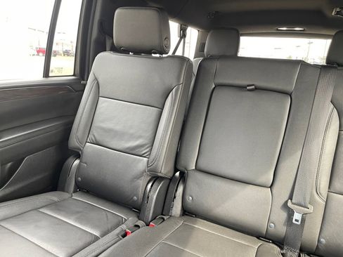 Used 2024 Chevrolet Suburban LT AWD/4WD image 18