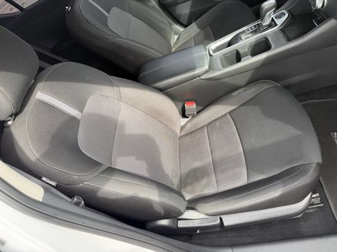 Used 2025 Nissan Sentra SV image 33