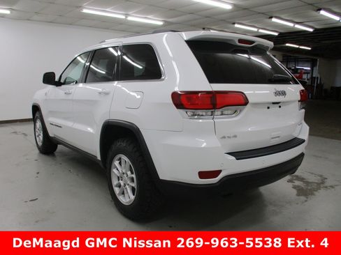 Used 2020 Jeep Grand Cherokee Laredo image 4