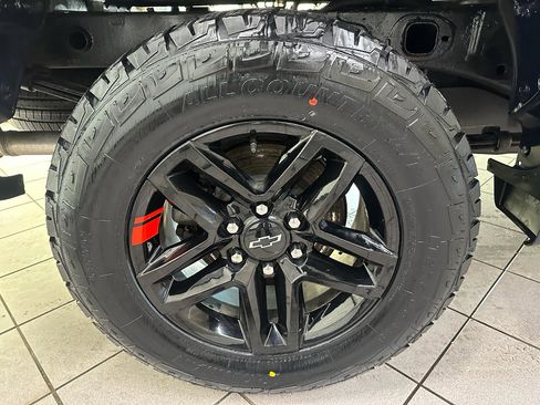 Certified 2023 Chevrolet Silverado 1500 LT Trail Boss w/ Convenience Package II image 18