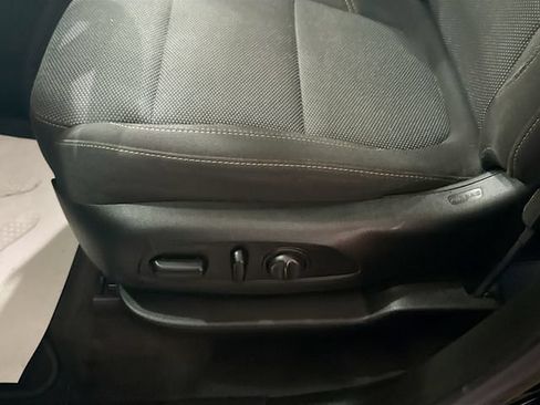Used 2020 Chevrolet Traverse LT AWD/4WD image 19