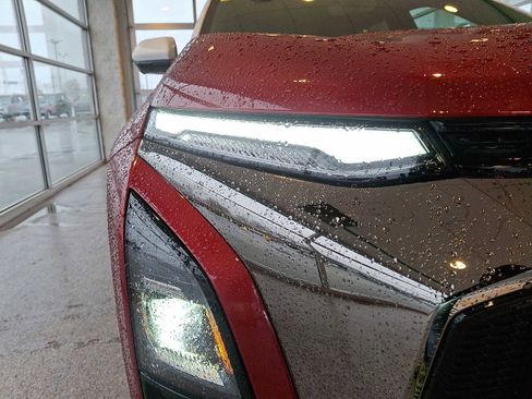 Certified 2025 Chevrolet Equinox ACTIV w/ Safety and Technology Package image 9