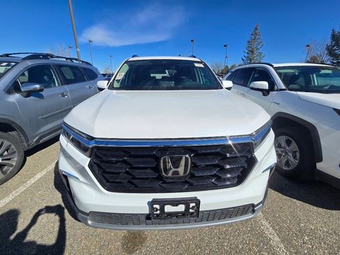 Used 2024 Honda Pilot Touring image 5