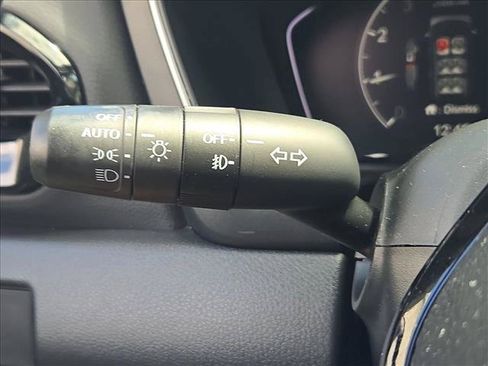 Used 2025 Honda Pilot Sport image 14