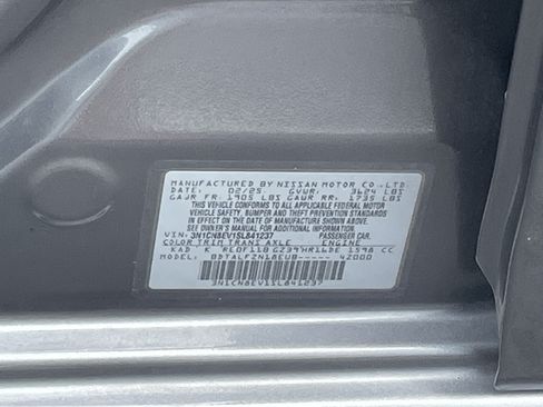 Used 2025 Nissan Versa SV FWD image 31