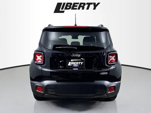 Used 2021 Jeep Renegade Latitude image 6
