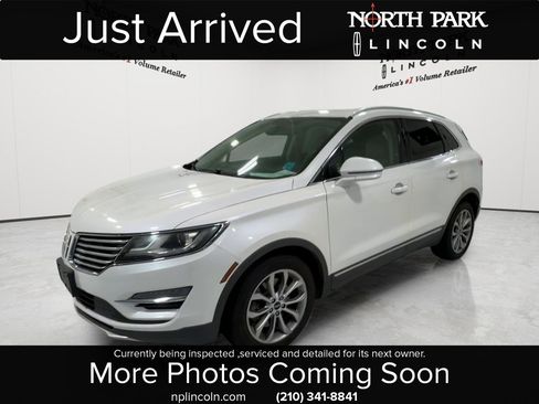 Used 2017 Lincoln MKC Select w/ Select Plus Package FWD image 1