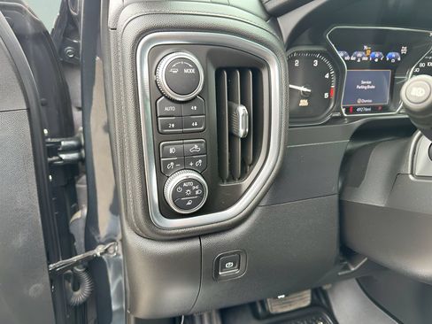 Used 2022 GMC Sierra 3500 Denali AWD/4WD image 14