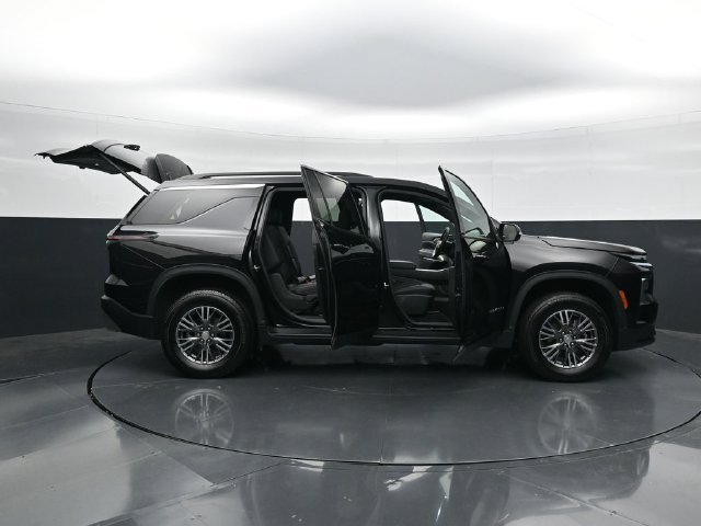 Used 2025 Chevrolet Traverse LT AWD/4WD image 57