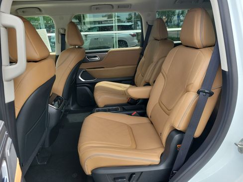 New 2026 INFINITI QX80 Luxe w/ Cargo Package RWD image 16