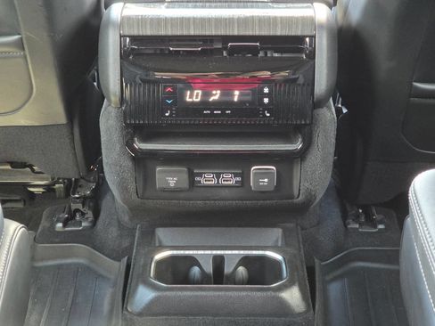 Certified 2022 Jeep Wagoneer Series III w/ Convenience Group I AWD/4WD image 25