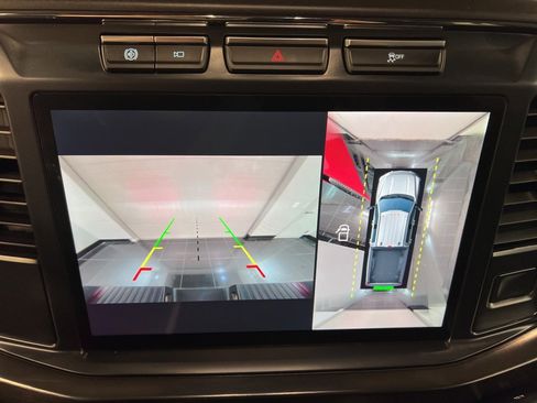 Used 2024 Ford F250 Lariat w/ Black Appearance Package image 12