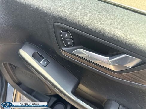 Used 2020 Ford Escape Titanium AWD/4WD image 35