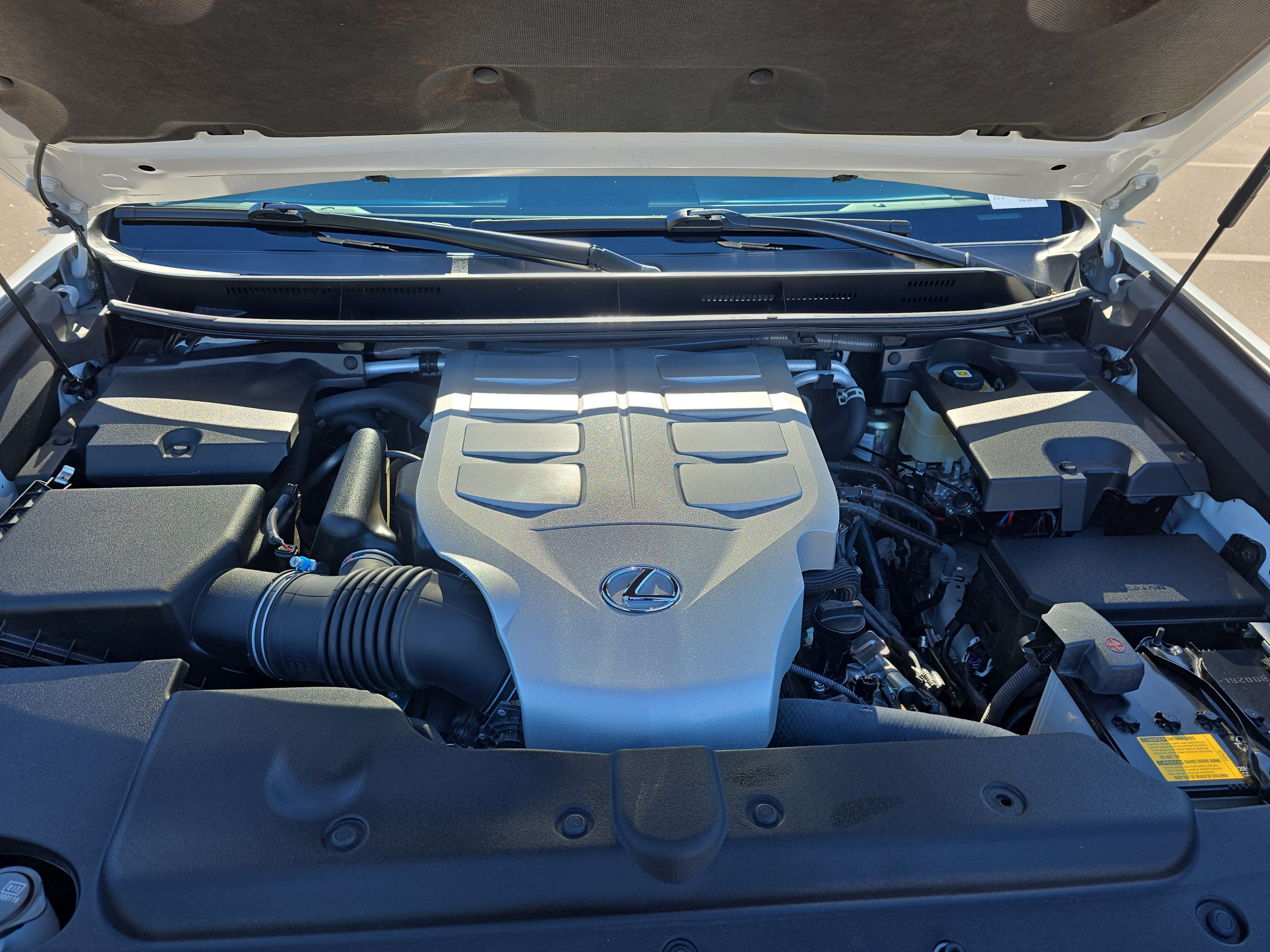 Used 2022 Lexus GX 460 Luxury w/ Off Road Package AWD/4WD image 31