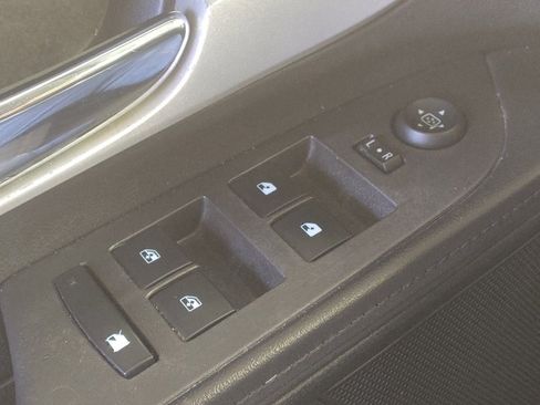 Used 2015 Chevrolet Equinox LS image 27