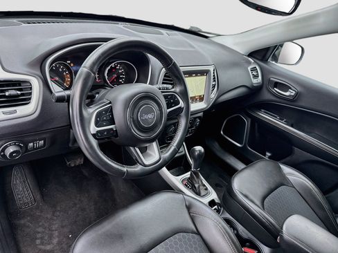 Used 2018 Jeep Compass Latitude w/ Popular Equipment Group FWD image 7