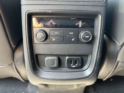Used 2017 Buick Envision Essence image 11