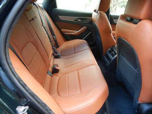 Used 2021 Jaguar XF R-Dynamic SE AWD/4WD image 15