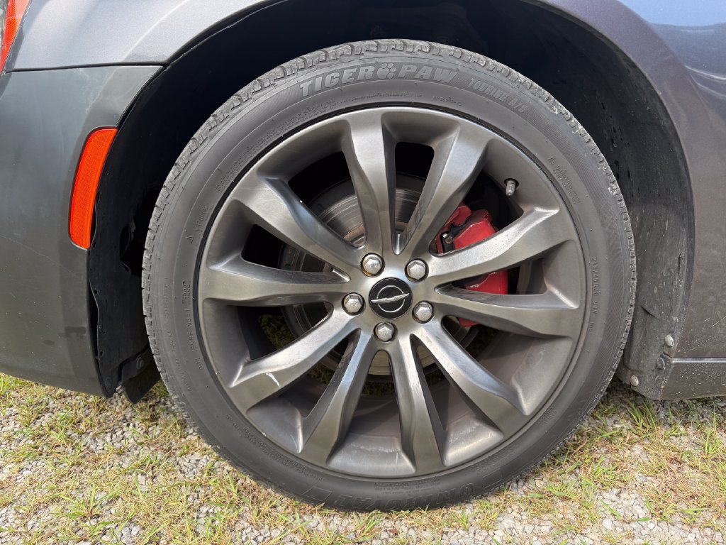 Used 2014 Chrysler 300 S RWD image 11