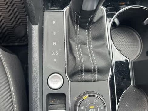 Used 2023 Volkswagen Atlas Cross Sport SE w/ Black Wheel Package image 17