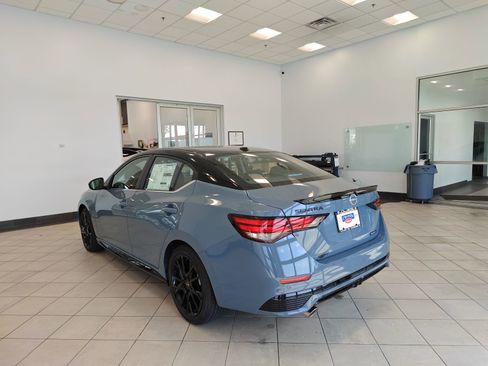 New 2025 Nissan Sentra SR w/ Midnight Edition image 5