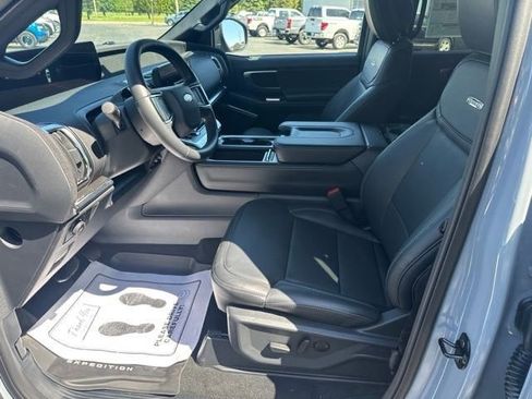 New 2026 Ford Expedition Platinum w/ Stealth Performance Package AWD/4WD image 6