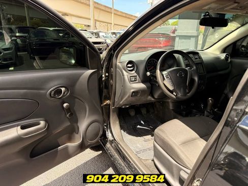 Used 2019 Nissan Versa S FWD image 18