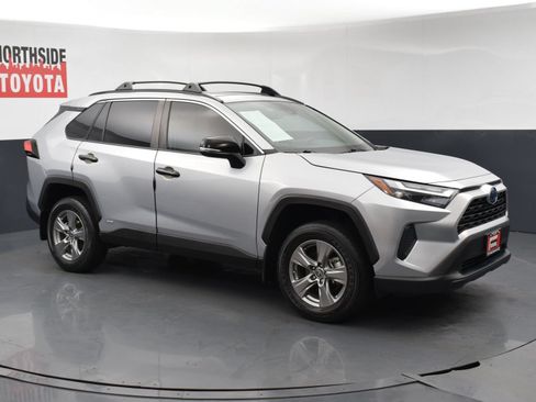 Used 2024 Toyota RAV4 XLE w/ Convenience Package AWD/4WD image 6