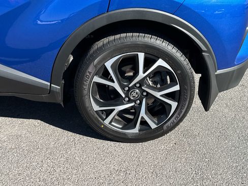 Used 2022 Toyota C-HR XLE FWD image 7
