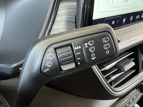 Used 2026 Ford Escape Platinum w/ Premium Technology Package image 35