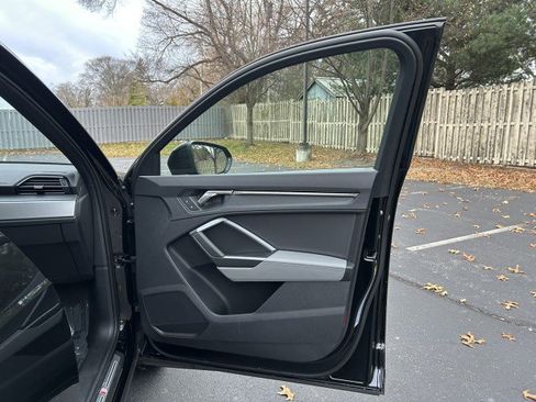 Certified 2025 Audi Q3 2.0T Premium w/ Convenience Package image 30