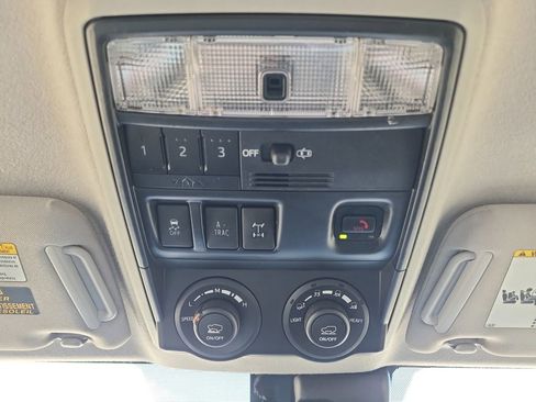 Used 2020 Toyota 4Runner TRD Off-Road Premium AWD/4WD image 26