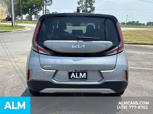 Used 2025 Kia Soul LX w/ LX Technology Package FWD image 6