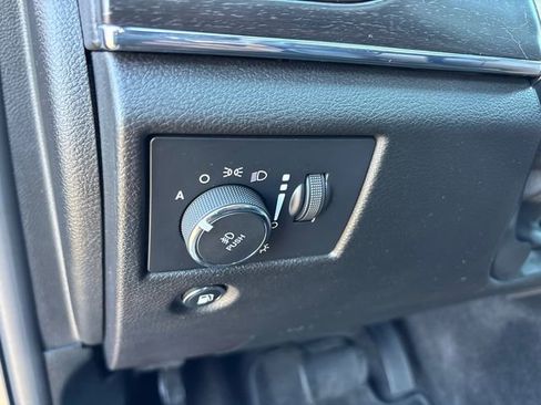 Used 2018 Jeep Grand Cherokee Limited image 17