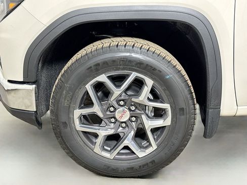 New 2026 GMC Sierra 1500 SLE image 19