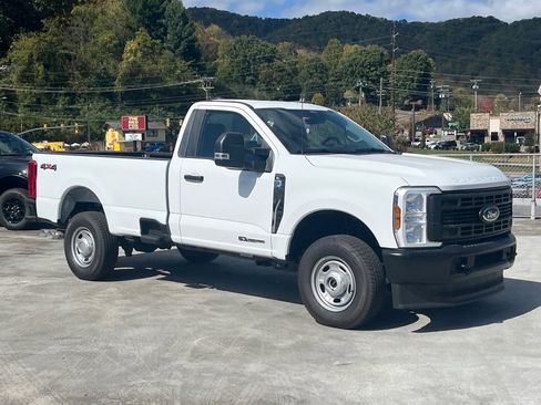 Used 2025 Ford F250 XLT w/ F-250 >10K GVWR Package image 1