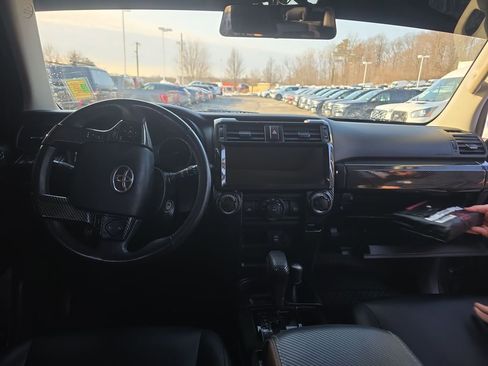 Used 2018 Toyota 4Runner TRD Off-Road Premium image 17
