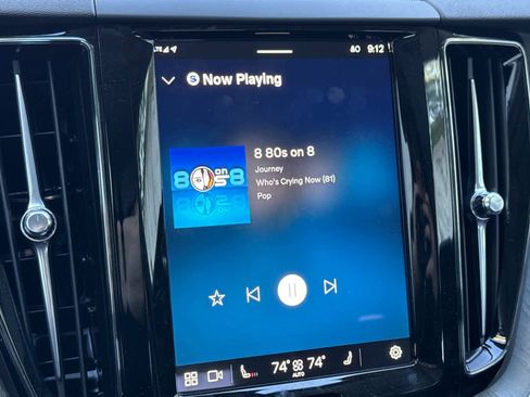 Used 2025 Volvo XC60 B5 Plus image 20