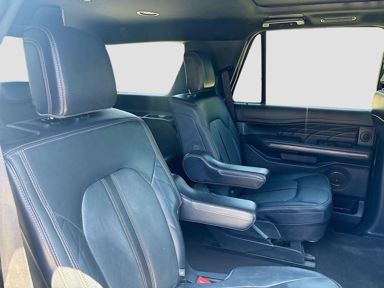 Used 2024 Ford Expedition Platinum RWD image 30