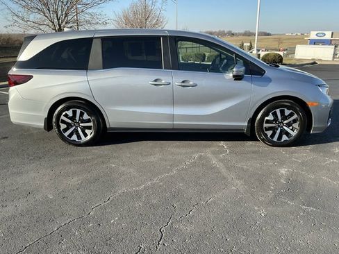 Used 2026 Honda Odyssey EX-L image 2