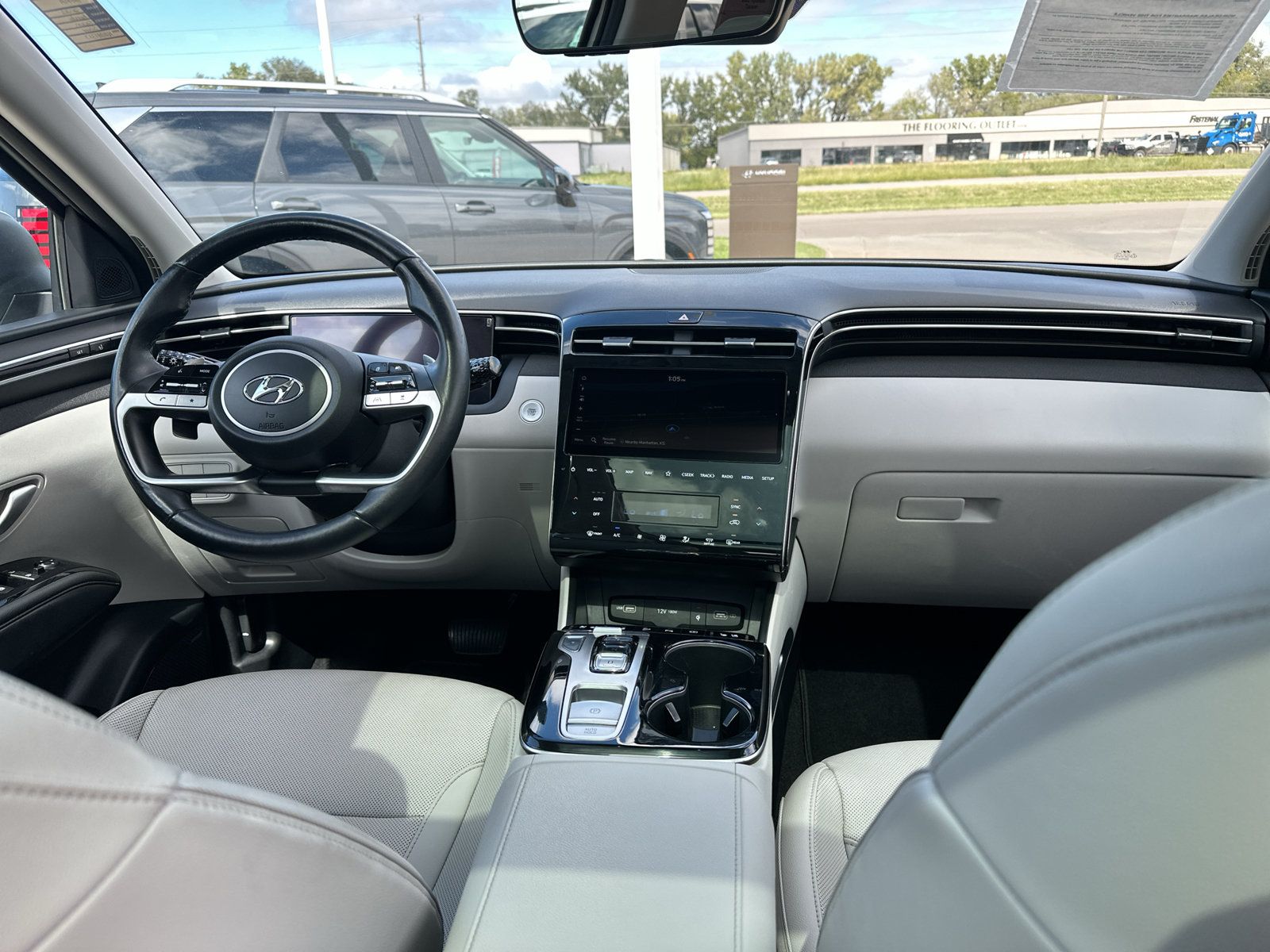Used 2022 Hyundai Tucson Limited FWD image 3