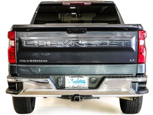 Used 2022 Chevrolet Silverado 1500 LT AWD/4WD image 6