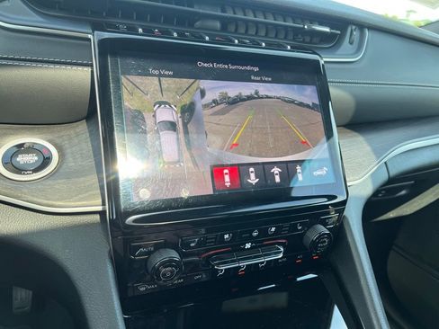 Used 2024 Jeep Grand Cherokee L Limited w/ Luxury Tech Group II image 25