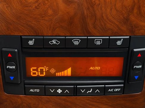 Used 2009 Cadillac XLR RWD image 27